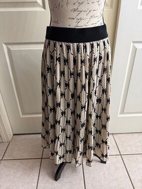 Black & Cream Pleated Midi Skirt XL